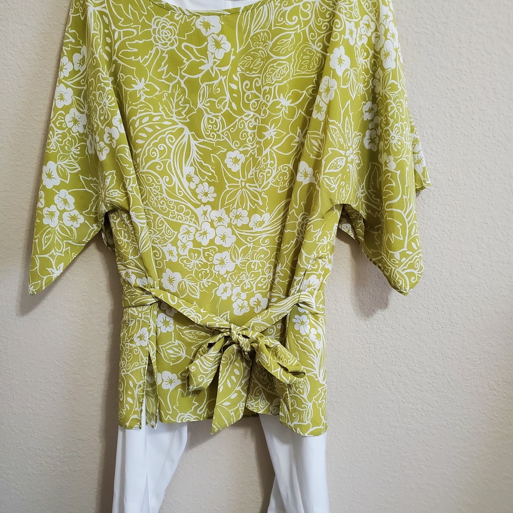Floral Green Women's Top And Pants Set